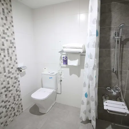 בית הארחה Alda Puerta Coruna 2*