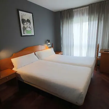 Alda Puerta Coruña Pensión 2*