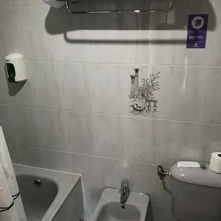 בית הארחה Alda Puerta Coruna