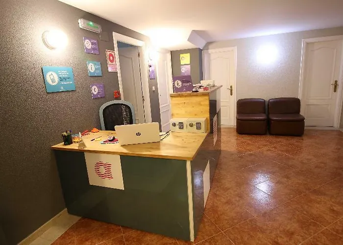 Alda Puerta Coruna 2*