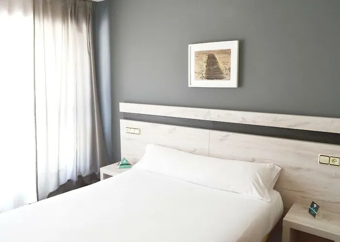 Guest house Alda Puerta Coruna 2*